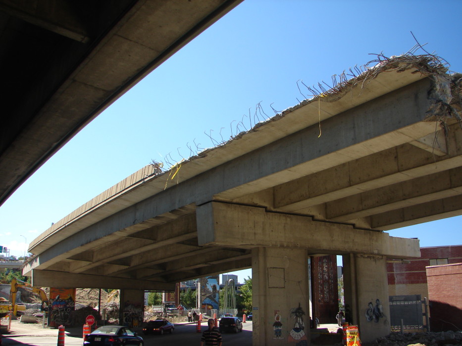 Démolition de l'autoroute Dufferin à l'été 2007